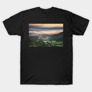 Glyn Tarell from Craig Cerrig-gleisiad, Brecon Beacons National Park, Wales T-Shirt